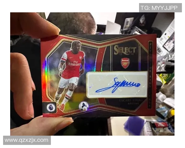 帕尼尼球星卡足球拆包体验：开包揭示藏品中的惊喜与珍贵瞬间